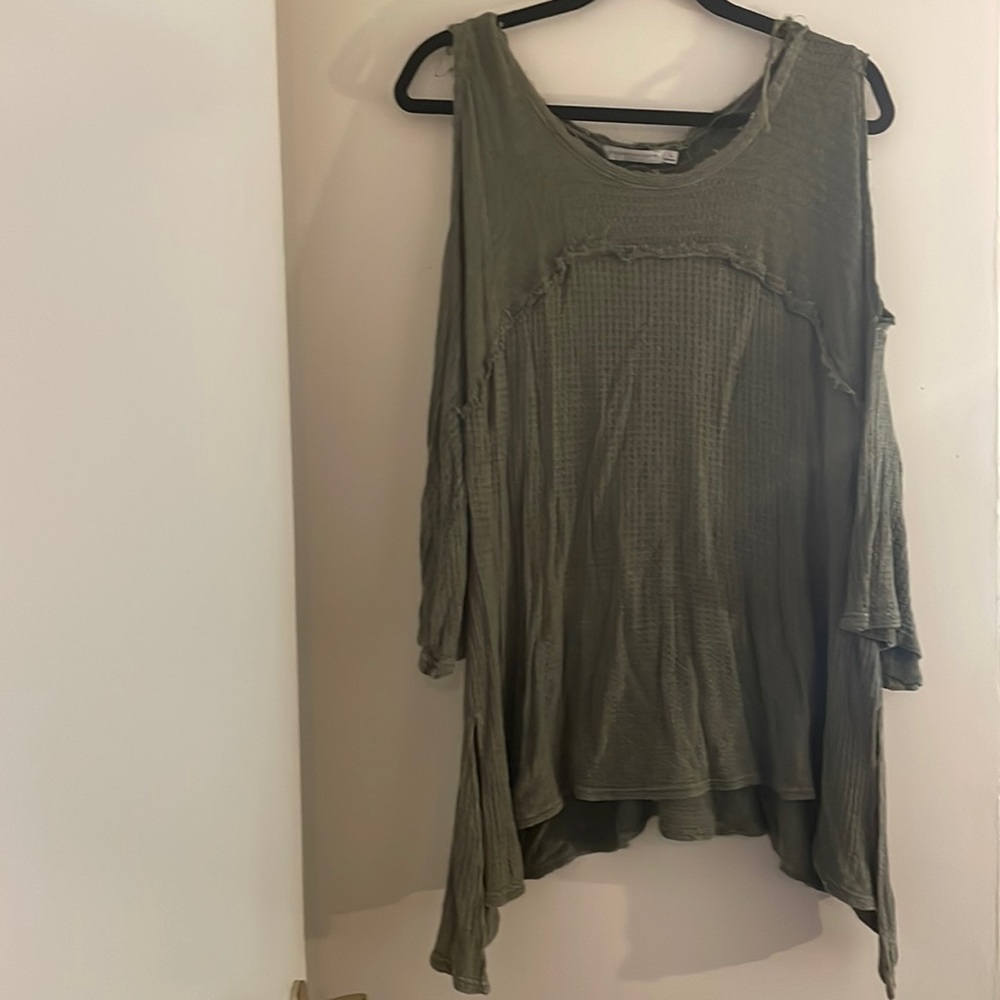 open shoulder long sleeve thermal